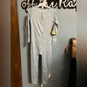 Cloud Island Light Blue Paper Airplane 1-Piece Sleepwear NWT 5T